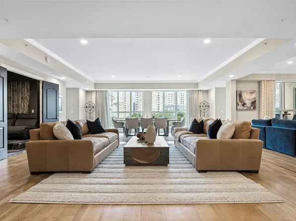 3401 Lee Pkwy APT 404, Dallas, TX 75219