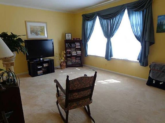 2nd image of 216 Bailey Collins Dr