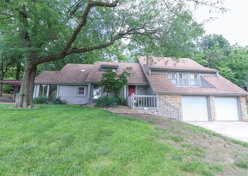 1st image of 16015 Meadow Ln
