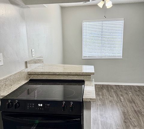 4th image of 606 N Avenue 66 #24