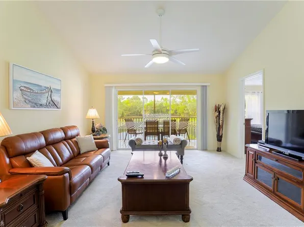 337 Robin Hood Cir Unit 204, Naples, FL 34104