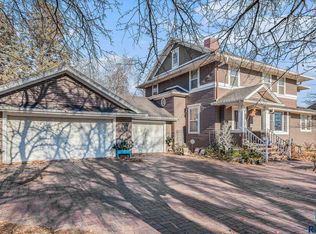 116 NW 4th St, Madison, SD 57042