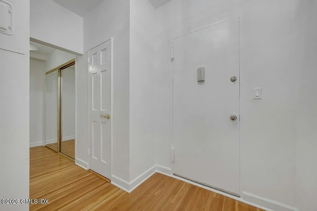 Studio, 648 sqft, $2,700 — Photo 4