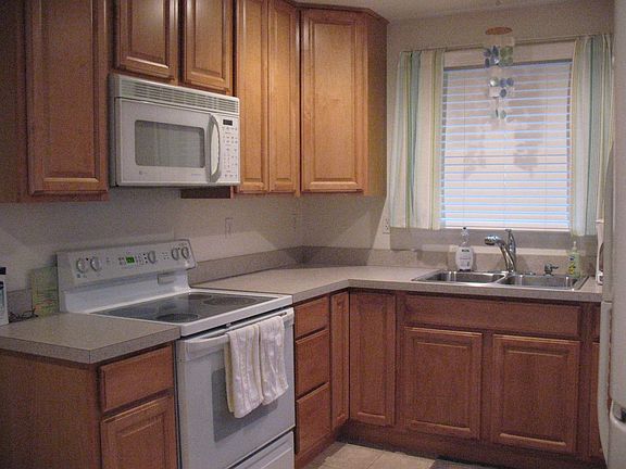 3rd image of 109 S Reed St