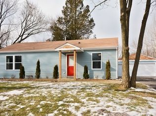 201 Fairway Rd, Lake Zurich, IL 60047