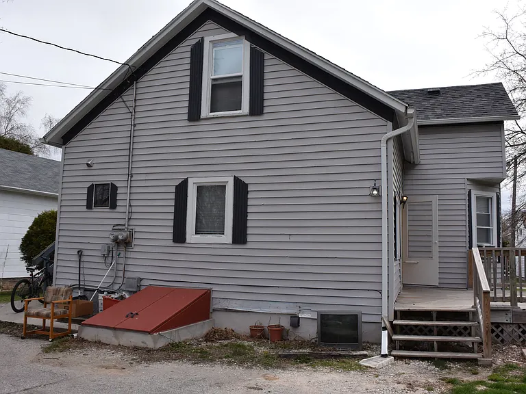 946 N 8th St — Photo 15