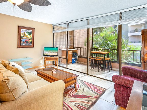 3rd image of 30 Hauoli St APT 212