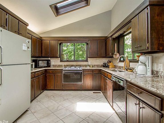 4th image of 166 Lake Harbor Cir