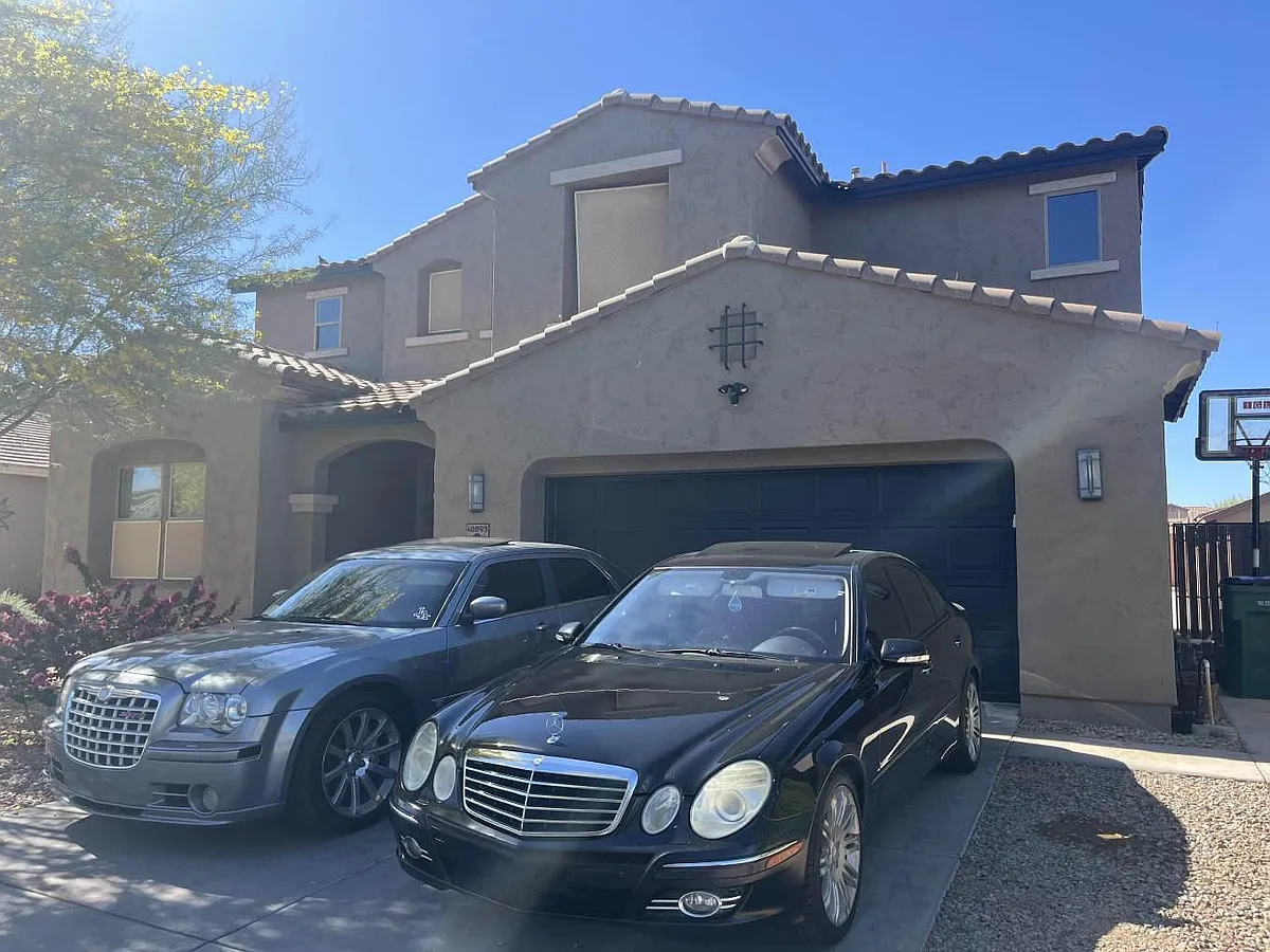 Building Photo - 40893 W Bedford Dr