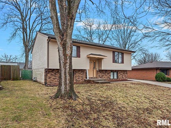 3rd image of 27 Skyview Dr