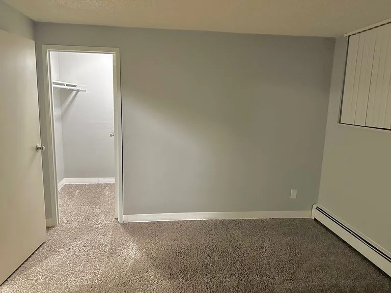 Prospect Pointe Apartments — Photo 31