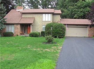 1240 Meadowwood Dr, Webster, NY 14580