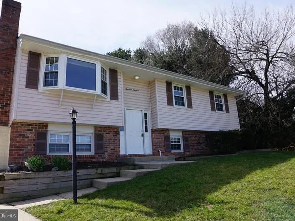 1319 Craghill Ct, Hanover, MD 21076