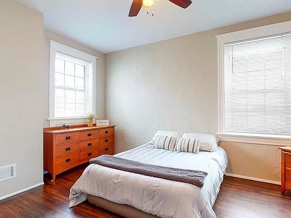 5th image of 7049-7051 Winona Ave #7049