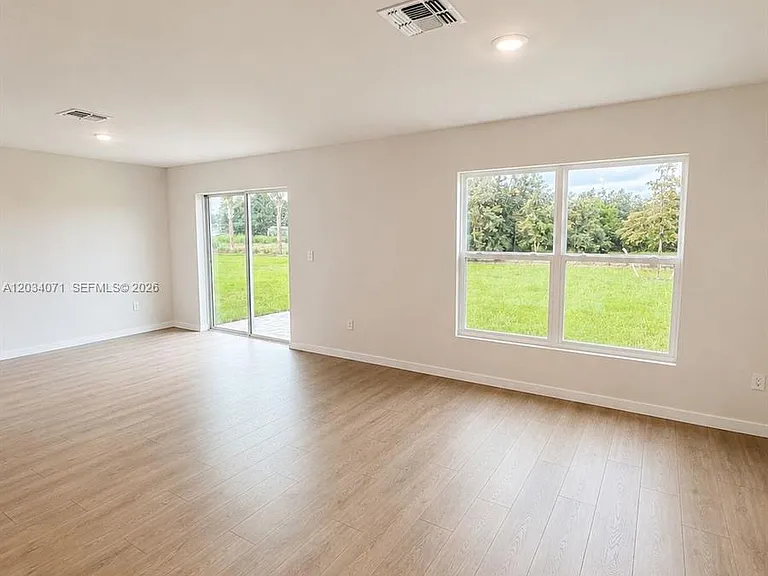 544 Ilaria Ct — Photo 9