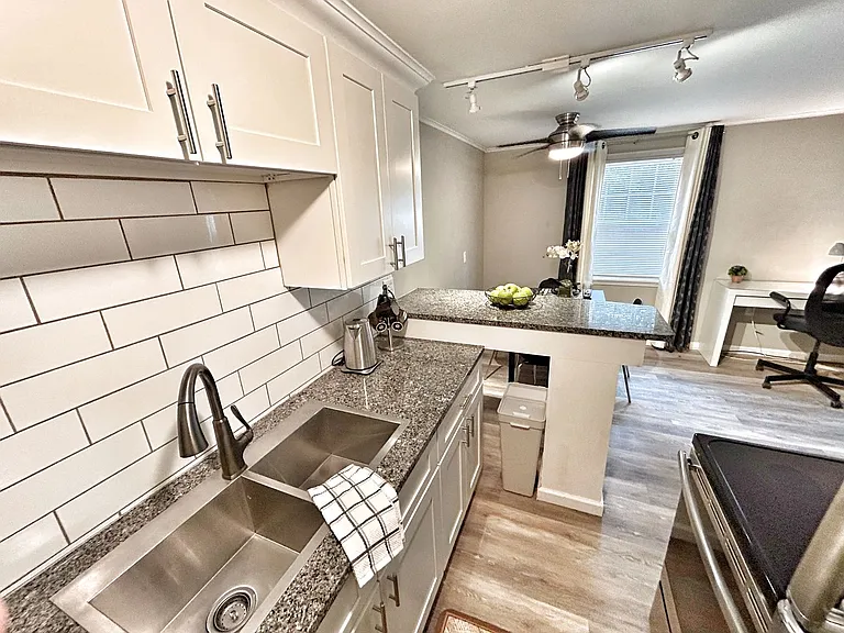 611 Middle Tpke — Photo 8