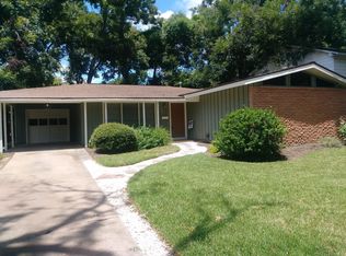 115 Carnation St, Lake Jackson, TX 77566
