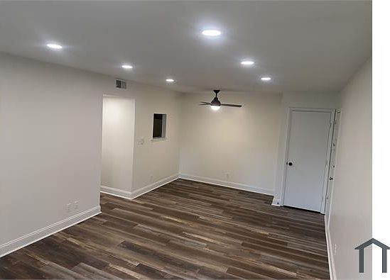 2nd image of 8718 Bayberry Pl APT 29