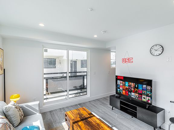 2nd image of 1415 W 35th Pl #2