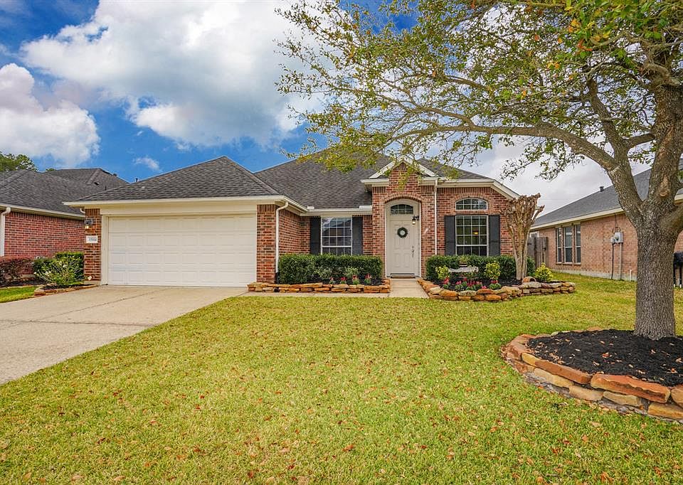 1st image of 15014 Greenhaven Lake Ln