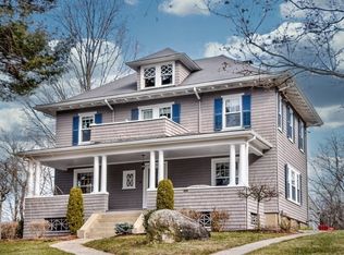 14 Oakland St, Wellesley, MA 02481
