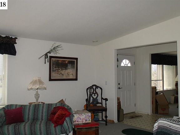 2nd image of 725 945th Highway 395 E