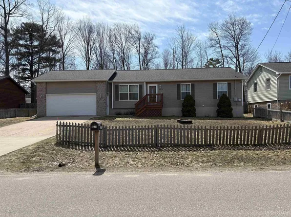 2273 Allen St, Marquette, MI 49855