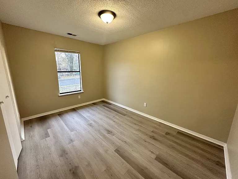 1920 15th Way SW — Photo 8