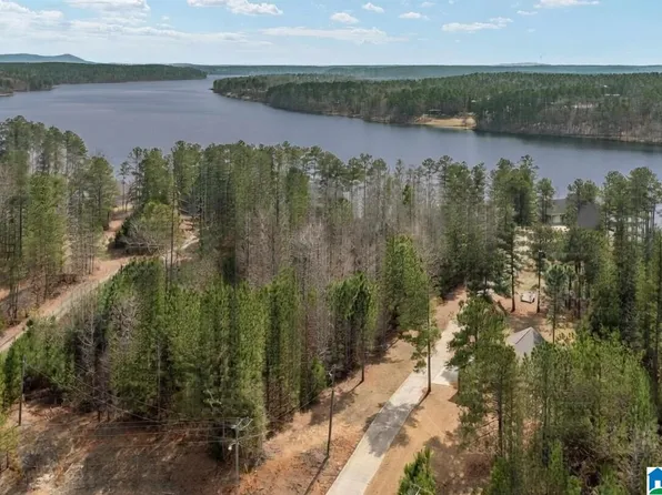 168 Stillwater Trl #168, Sylacauga, AL 35151