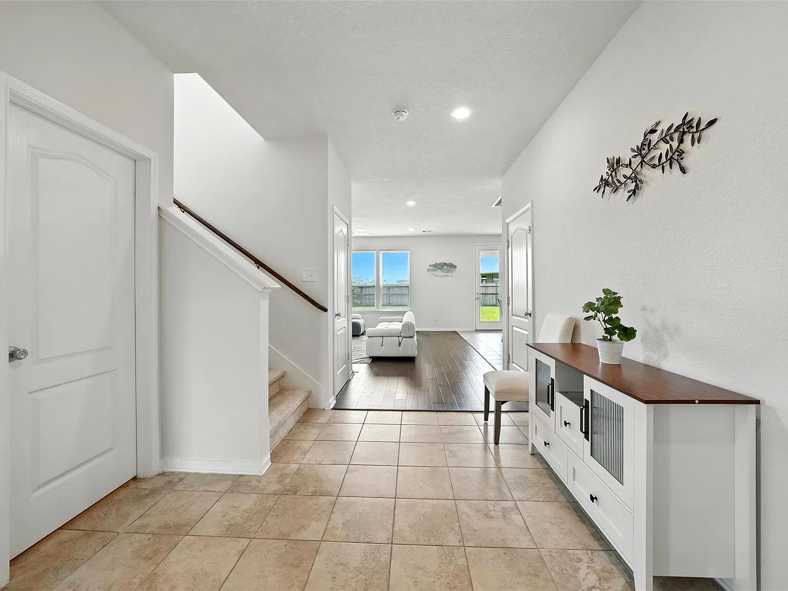 4 bed, 3.5 bath, 2631 sqft, $3,900 — Photo 4