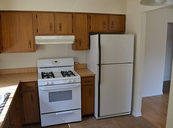 4th image of 15800 Peggy Ln APT 1