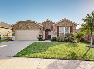 944 Memorial Dr, Little Elm, TX 76227