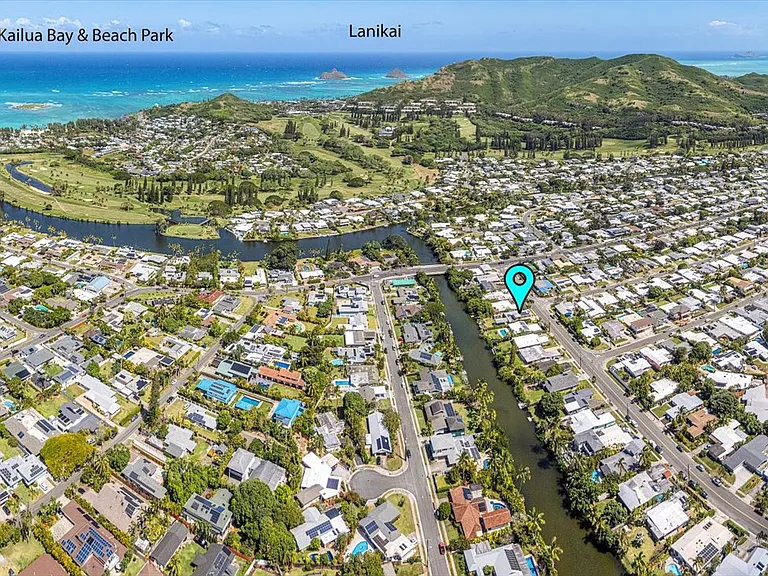 This arial view shows the close proximity to Kailua beach and the canal leading to the ocean! It is a 15 minute kayak, 10 minute bike ride or 5 minute car ride to the beach! We especially loved kayaking to the beach on 4th of July to view the fireworks!