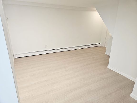 4th image of 420 N 12th St #B