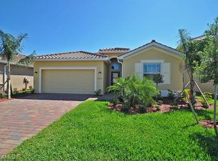 2390 Heydon Cir E, Naples, FL 34120