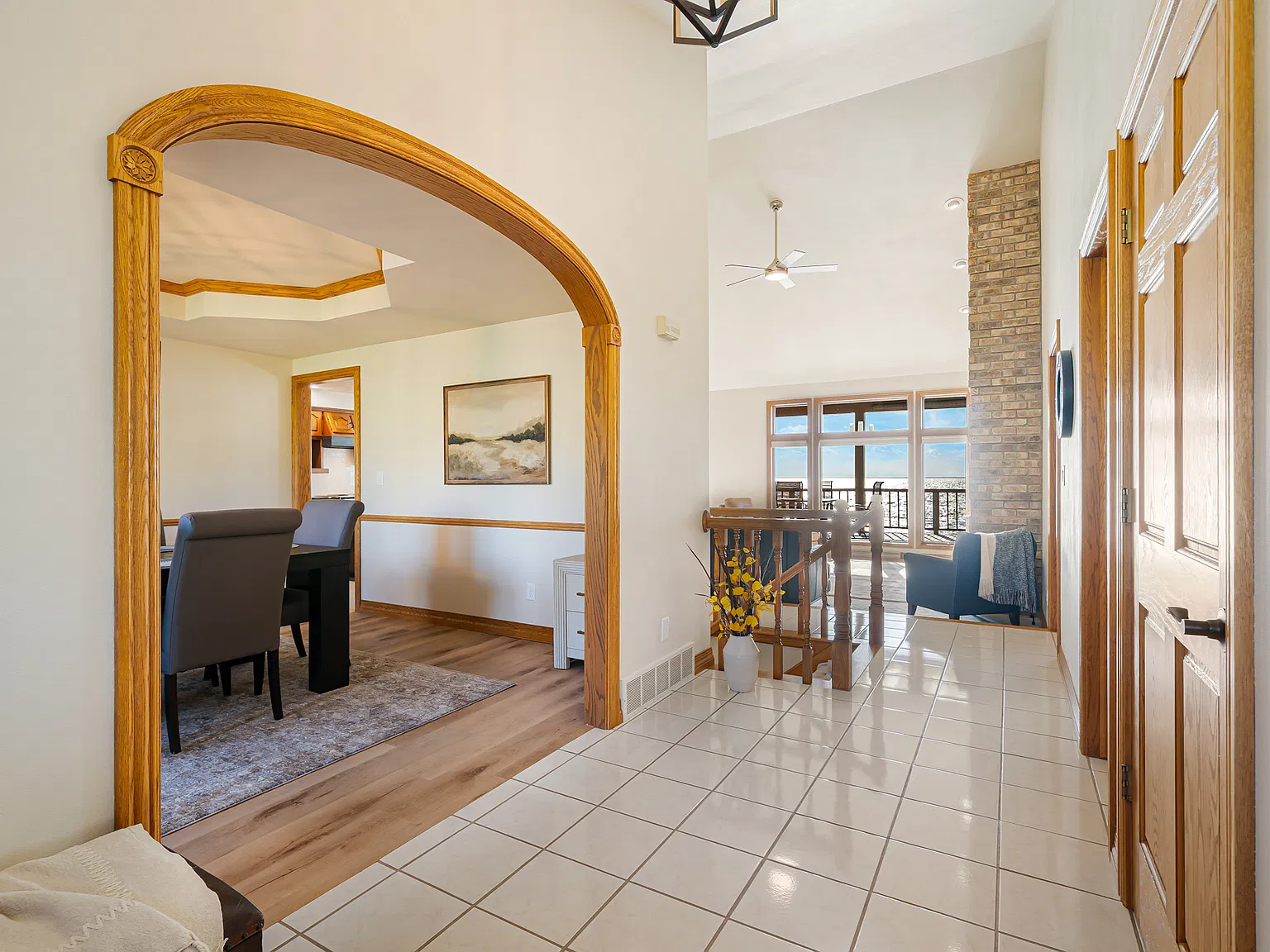 4 bed, 2.5 bath, 3501 sqft, $7,200 — Photo 4