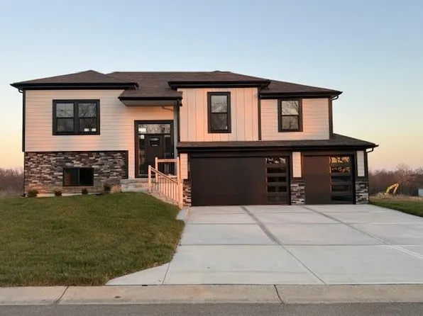 1341 N Holland Dr, Independence, MO 64056