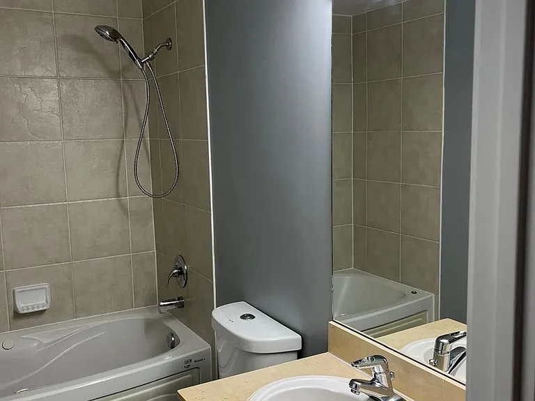 2067 Lake Shore Blvd W #205 — Photo 7