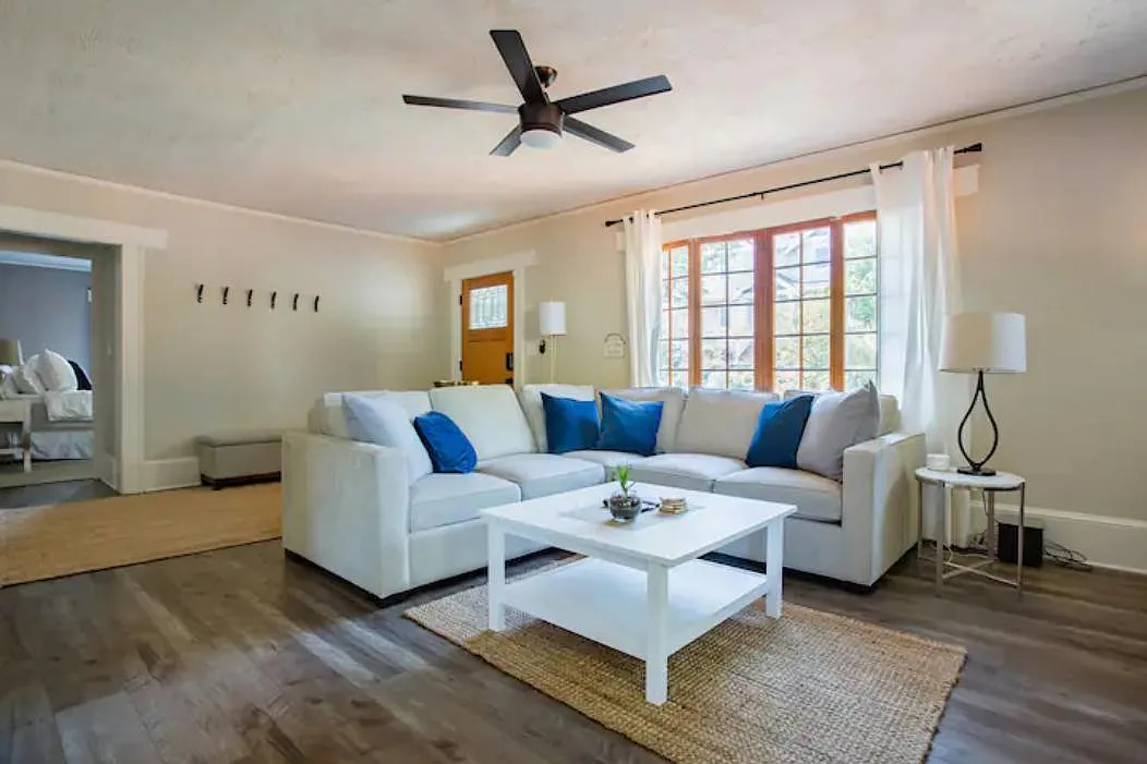3 bed, 2000 sqft, $4,600 — Photo 1