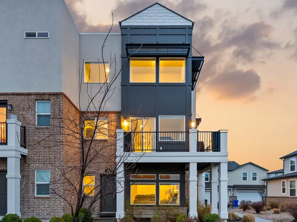 1196 W Clark Ln, Farmington, UT 84025