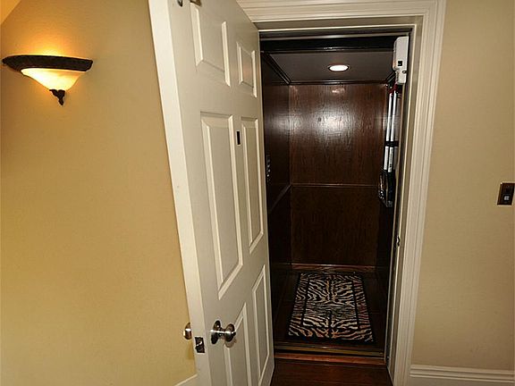 Elevator off entry begins in the garage and travels to the top floor.