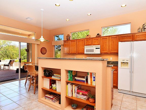 4th image of 2431 E Cargondera Canyon Dr