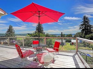 566 Waterline Loop, Camano Island, WA 98282