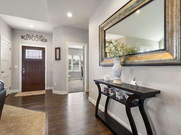3rd image of 1303 Keystone Cir