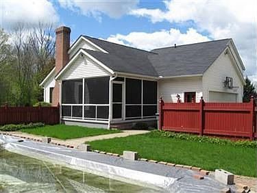 2nd image of 3785 Walnut Hollow Dr