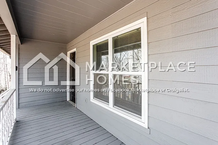 3824 Cannon Dr — Photo 2