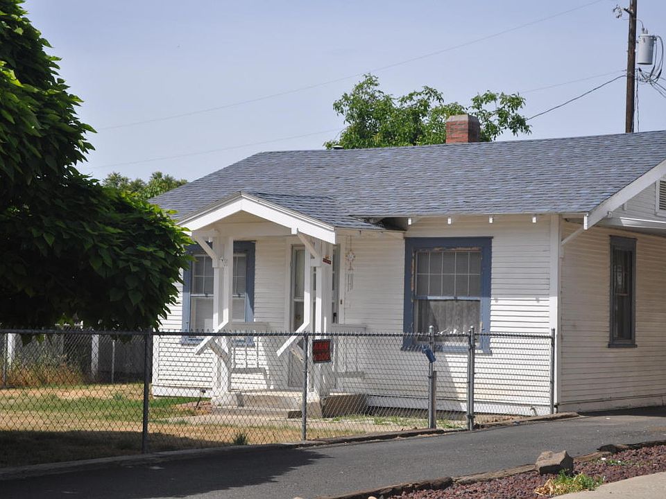 2nd image of 3306 2nd St