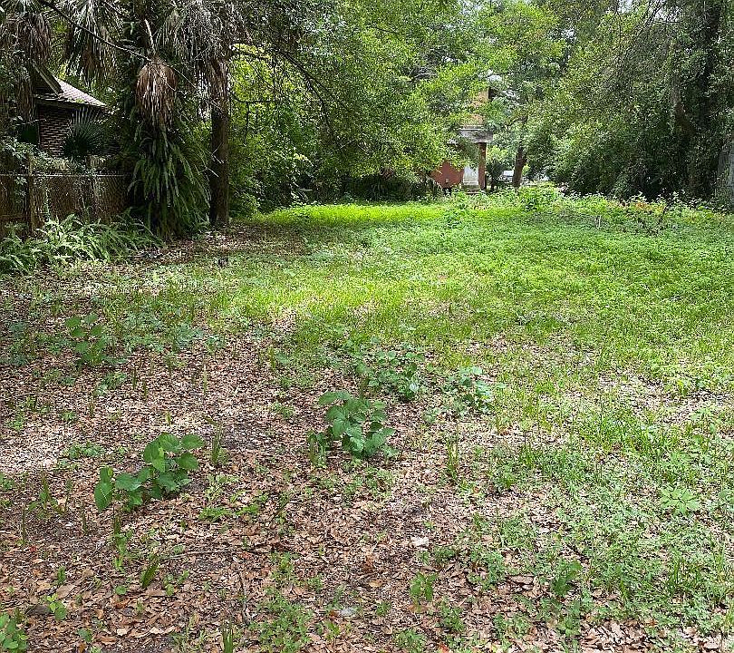 1st image of 216 W 18th St