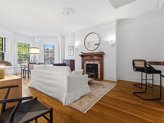 3rd image of 302 Commonwealth Ave APT 3