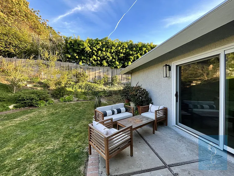 2408 Via Pacheco — Photo 32
